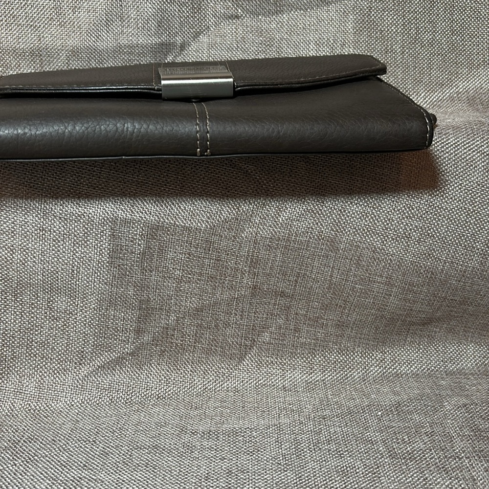 Kenneth Cole Brown Leather Long Snap front Wallet - Picture 2 of 11